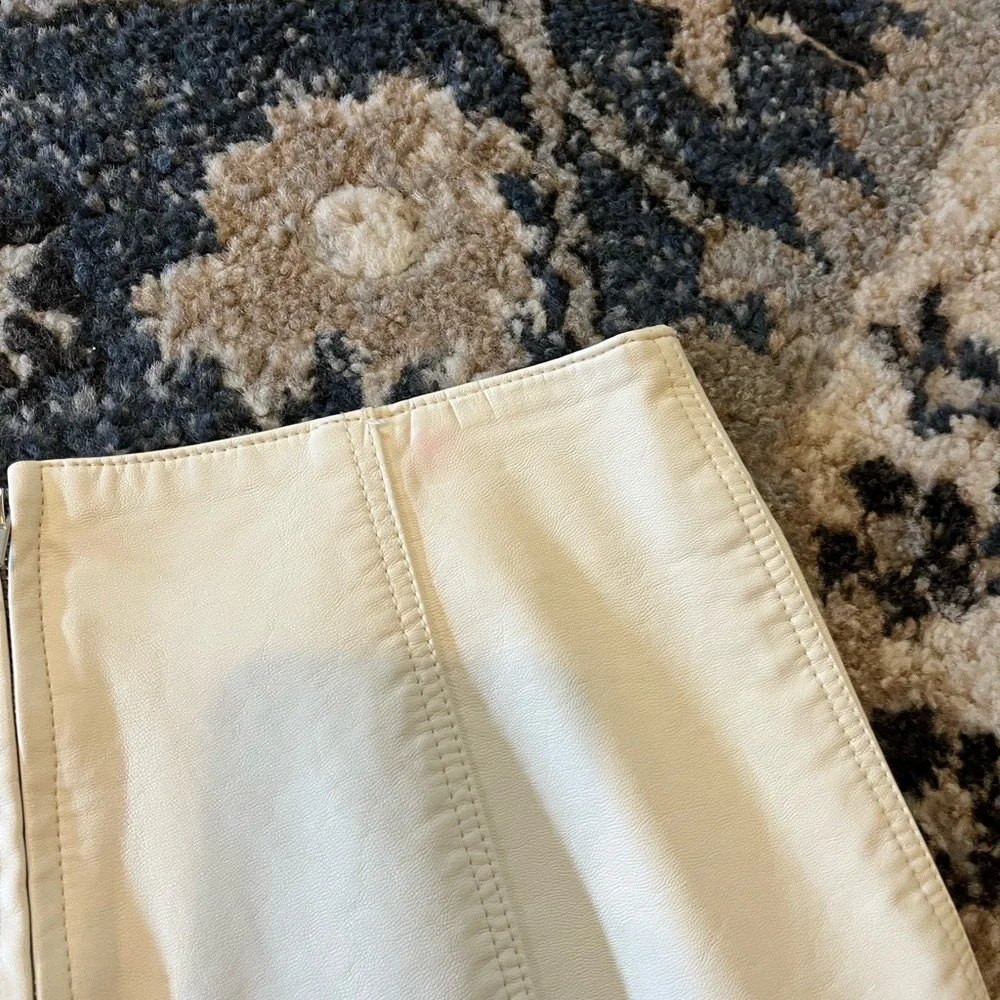 Free People faux white leather mini skirt - Picture 3 of 4